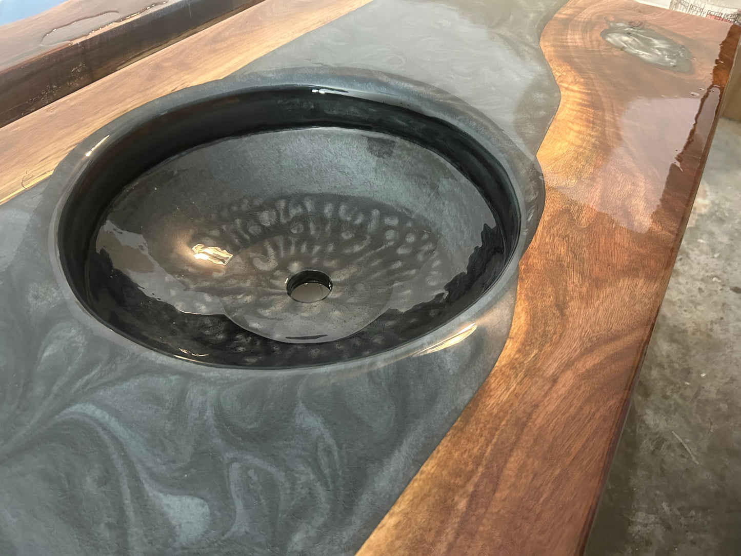 Live Edge River Resin Sink, Epoxy Resin & Wood Sink Vanity